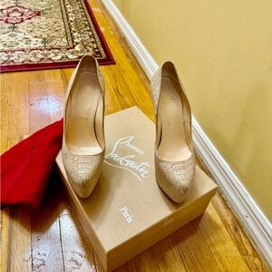 Christian Louboutin Textured Nude Heels. Size 7